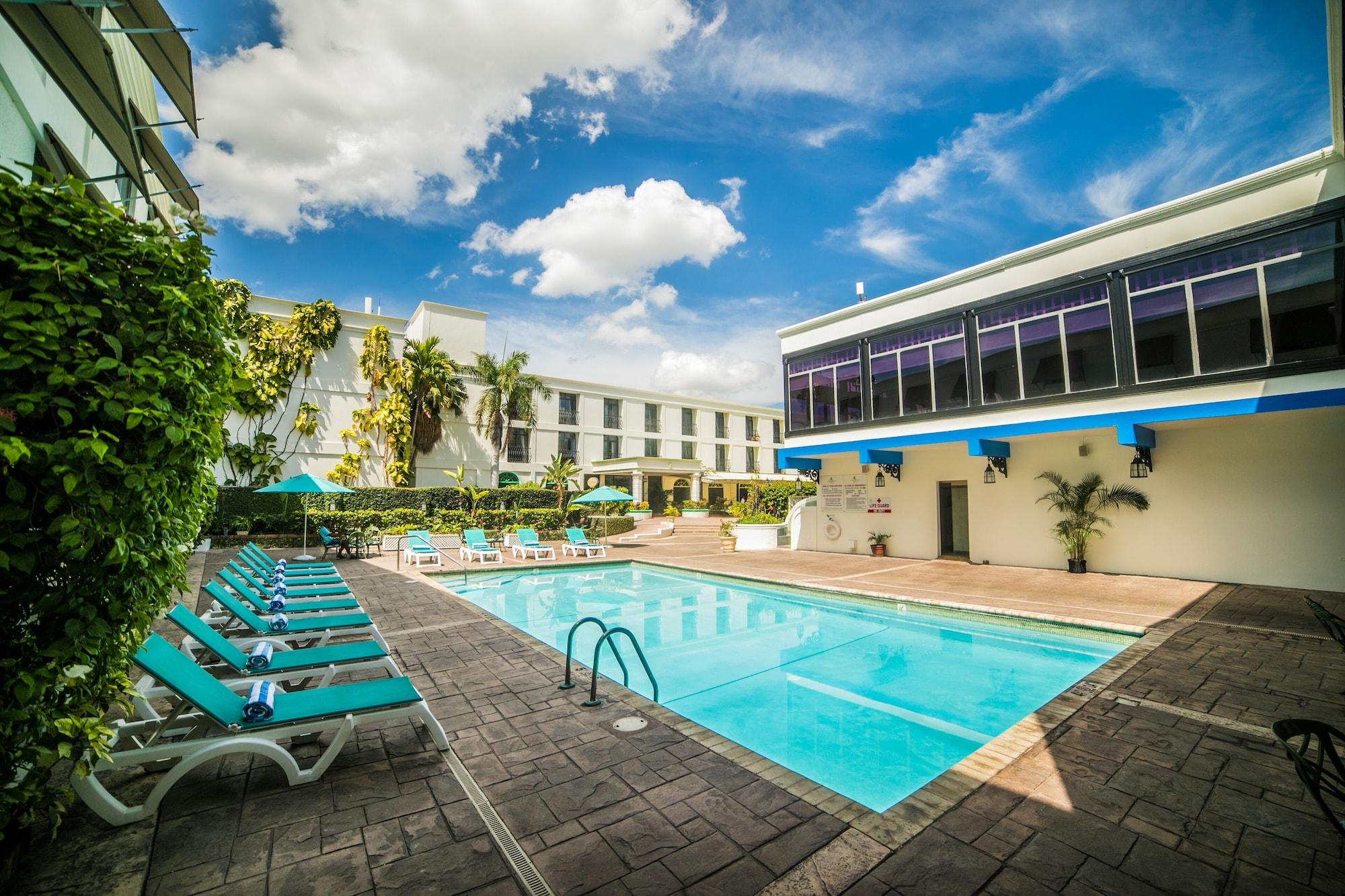 เดอะ นัตส์ฟอร์ด คอร์ต โฮเต็ล Hotel คิงส์ตัน ภายนอก รูปภาพ