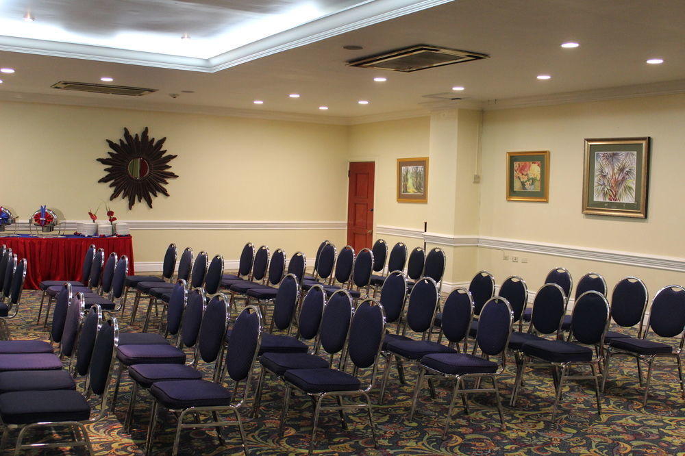 เดอะ นัตส์ฟอร์ด คอร์ต โฮเต็ล Hotel คิงส์ตัน ภายนอก รูปภาพ