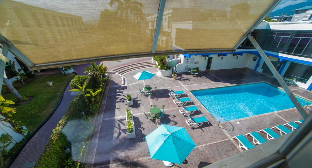 เดอะ นัตส์ฟอร์ด คอร์ต โฮเต็ล Hotel คิงส์ตัน ภายนอก รูปภาพ